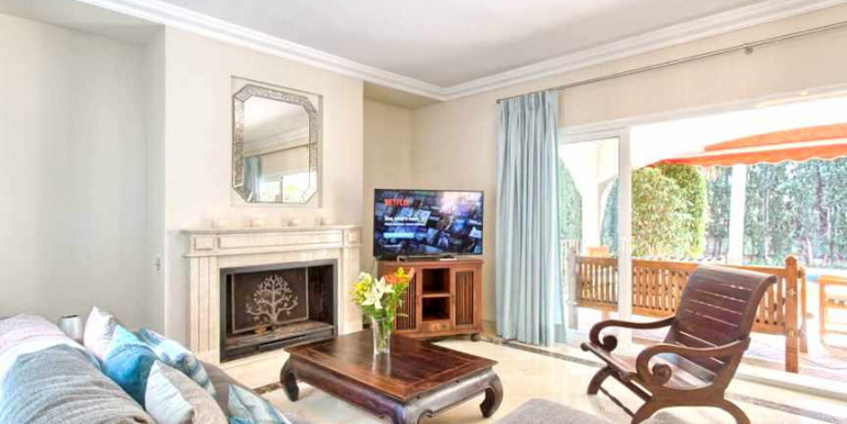 VILLA A 690m DE PUERTO BANÚS VILLA A 690m DE PUERTO BANÚS