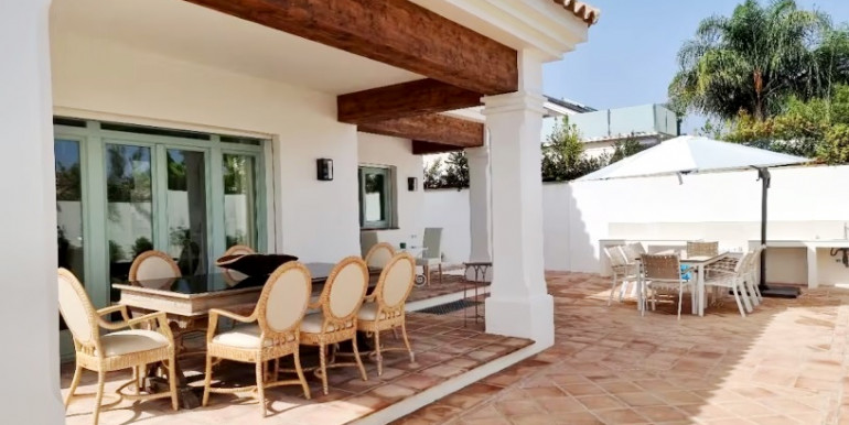 FAMILY VILLA 900m FROM THE SEA FAMILY VILLA 900m FROM THE SEA