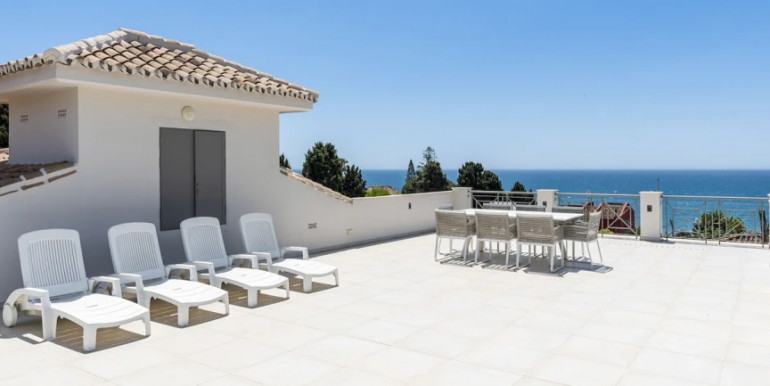 VILLA MARBELLA 600m FROM THE SEA VILLA MARBELLA 600m FROM THE SEA