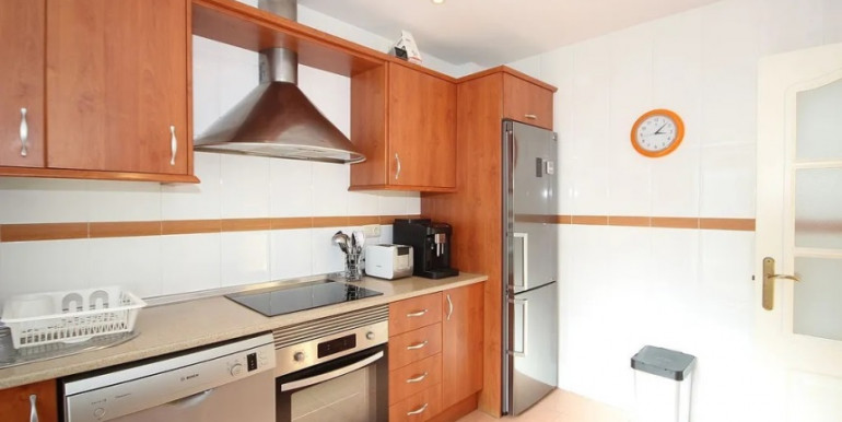 IN MARBELLA 600m FROM THE BEACH