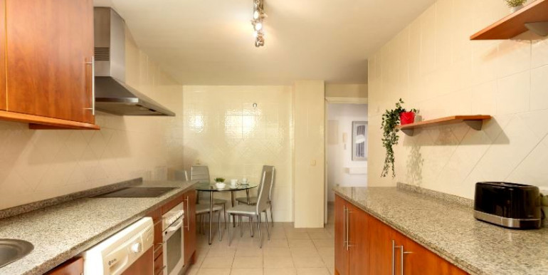 LARGE APARTMENT IN MARBELLA LARGE APARTMENT IN MARBELLA