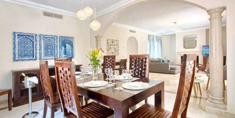 VILLA A 690m DE PUERTO BANÚS VILLA A 690m DE PUERTO BANÚS