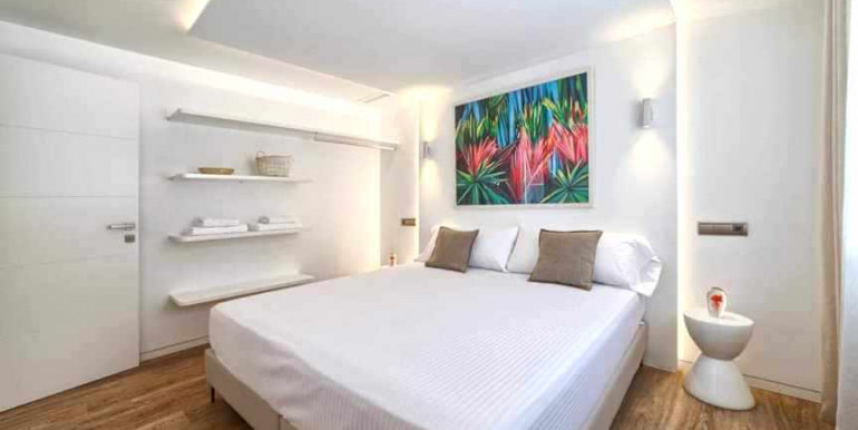 VILLA A 840m DE PUERTO BANÚS VILLA A 840m DE PUERTO BANÚS