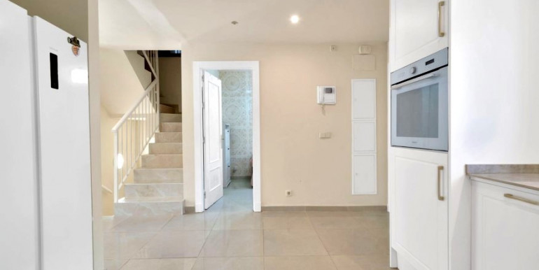 PRECIOSA ADOSADA EN ESTEPONA