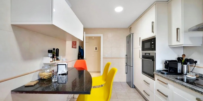 AMPLIA LUJOSA CASA ADOSADA