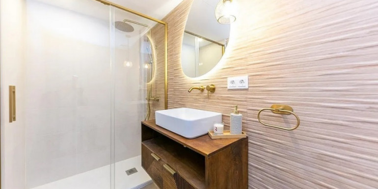 REFORMADO PISO 650m DEL MAR