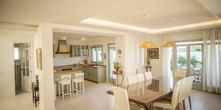 FAMILY VILLA 900m FROM THE SEA FAMILY VILLA 900m FROM THE SEA