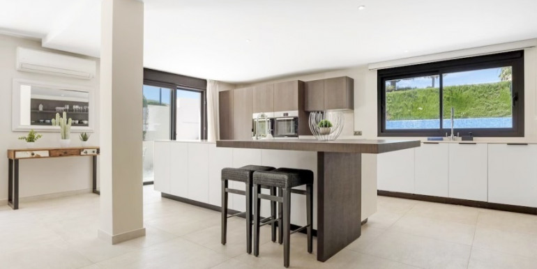 VILLA MARBELLA 600m FROM THE SEA VILLA MARBELLA 600m FROM THE SEA