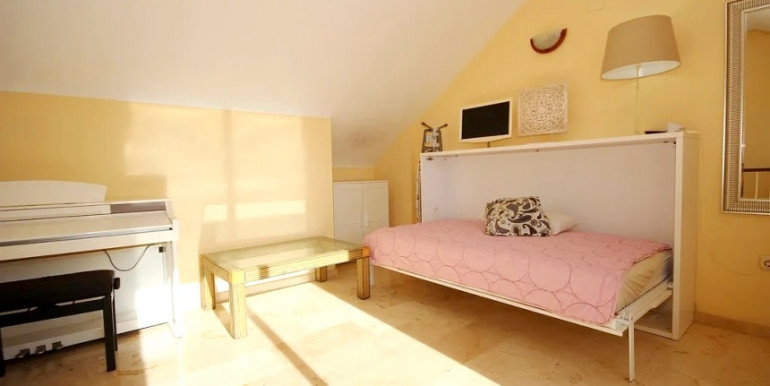 IN MARBELLA 600m FROM THE BEACH