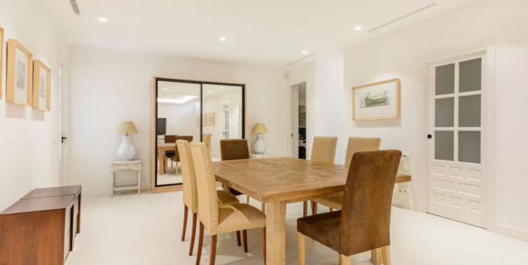 FAMILY VILLA 900m FROM THE SEA FAMILY VILLA 900m FROM THE SEA