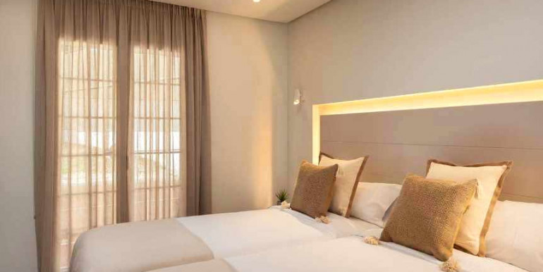 VILLA A 850m DE PUERTO BANÚS VILLA A 850m DE PUERTO BANÚS