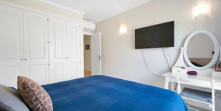 AMPLIA LUJOSA CASA ADOSADA