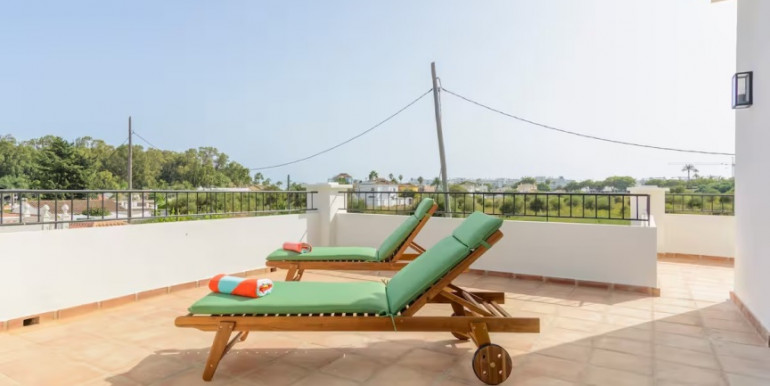 FAMILY VILLA 900m FROM THE SEA FAMILY VILLA 900m FROM THE SEA