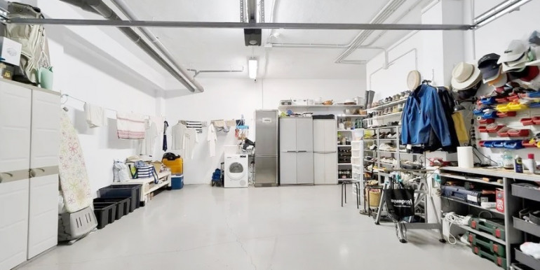 AMPLIA LUJOSA CASA ADOSADA