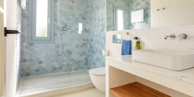 FAMILY VILLA 900m FROM THE SEA FAMILY VILLA 900m FROM THE SEA