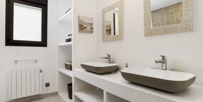 VILLA MARBELLA 600m FROM THE SEA VILLA MARBELLA 600m FROM THE SEA