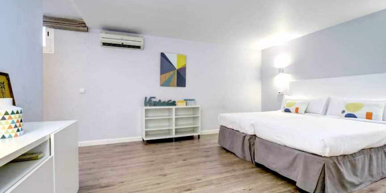 VILLA A 690m DE PUERTO BANÚS VILLA A 690m DE PUERTO BANÚS