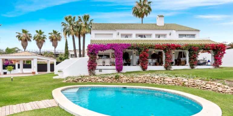 VILLA ANDALUZA EN MARBELLA