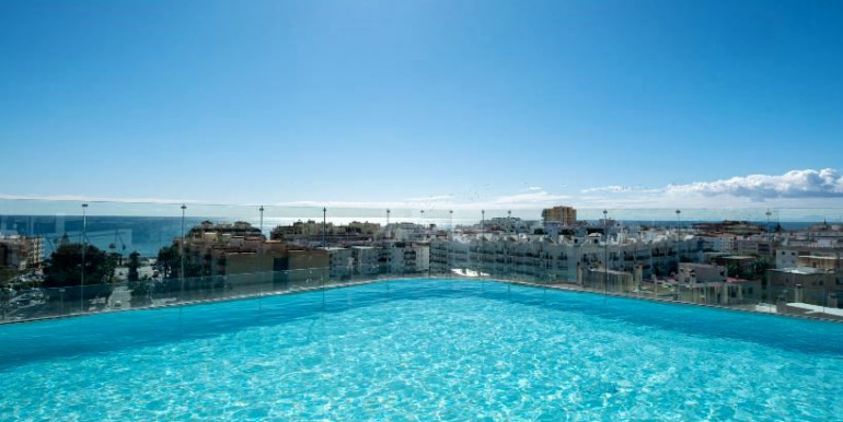 MODERNO PISO EN ESTEPONA