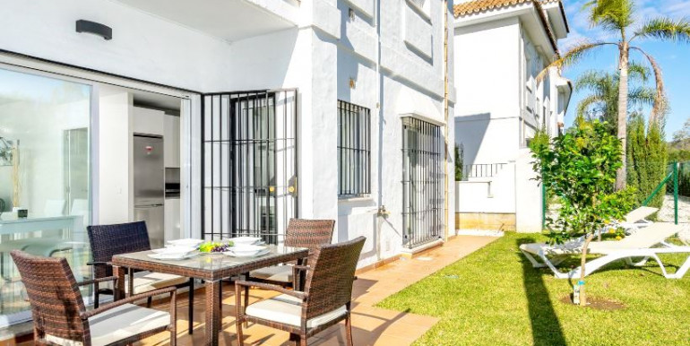 ADOSADA EN NUEVA ANDALUCÍA