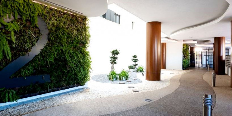 MODERNO PISO EN ESTEPONA