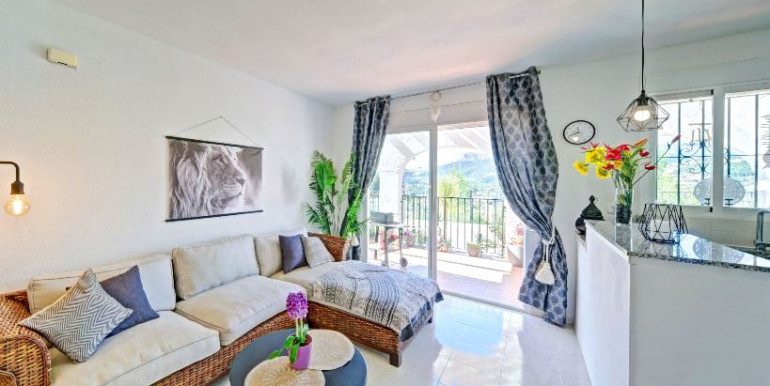 EN CALPE ADOSADA FAMILIAR