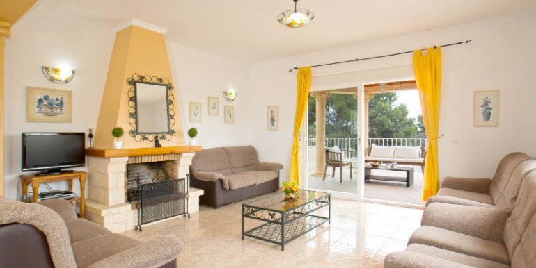 EN CALPE CON PISTA DE PADEL