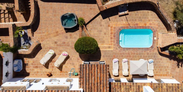 EN FRIGILIANA CON JACUZZI