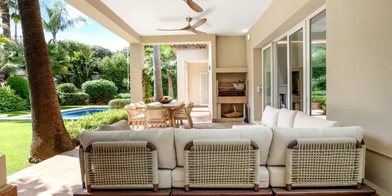 EN MARBELLA EXCELENTE VILLA