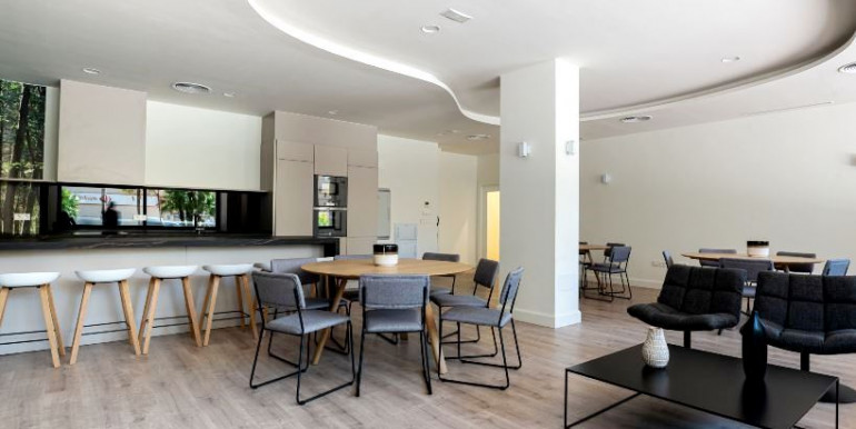 MODERNO PISO EN ESTEPONA