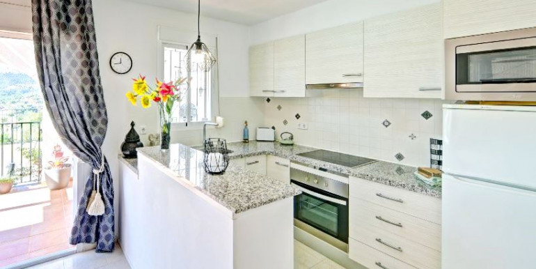 EN CALPE ADOSADA FAMILIAR