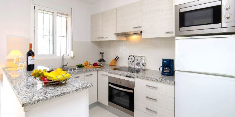 EN CALPE ADOSADA FAMILIAR