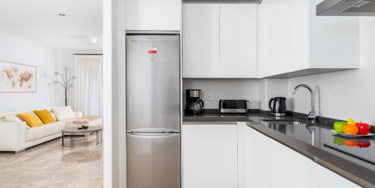 ADOSADA EN NUEVA ANDALUCÍA