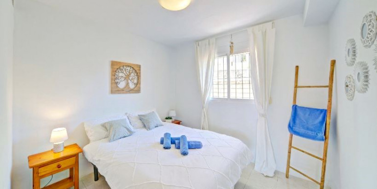 EN CALPE ADOSADA FAMILIAR