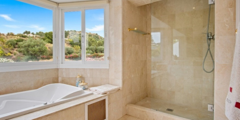 VILLA ANDALUZA EN MARBELLA