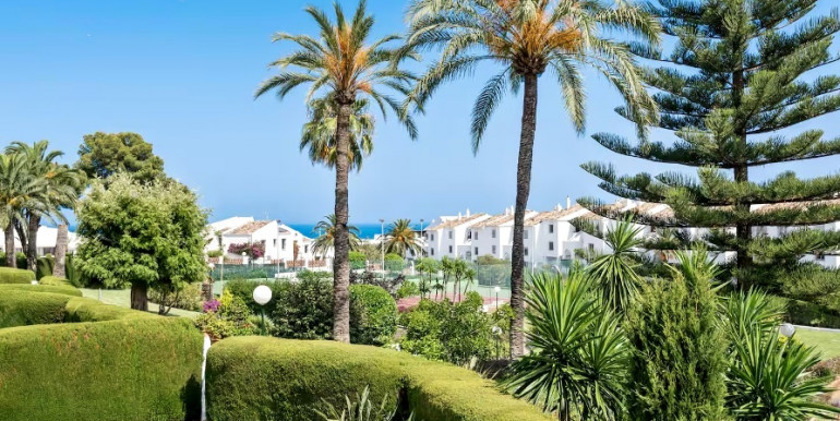LUJOSO APARTAMENTO EN MARBELLA