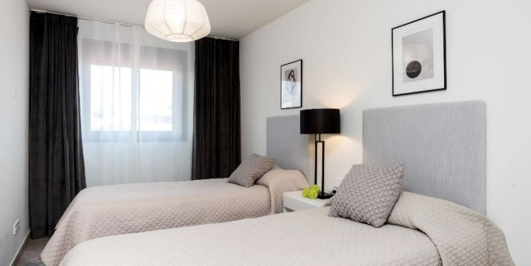 MODERNO PISO EN ESTEPONA