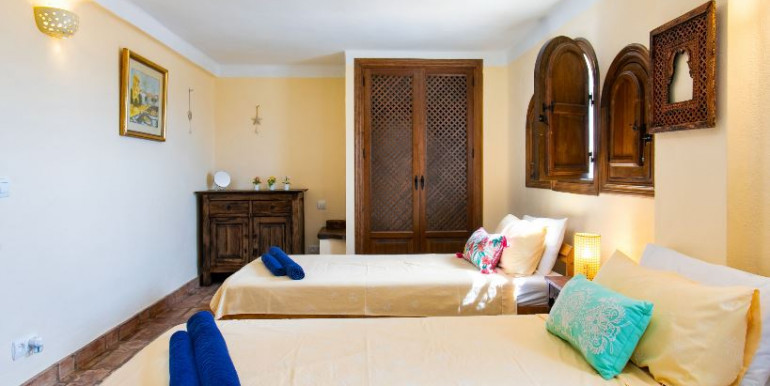 EN FRIGILIANA CON JACUZZI