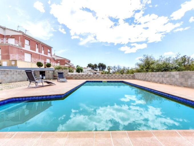 VILLA FAMILIAR EN CALAFELL