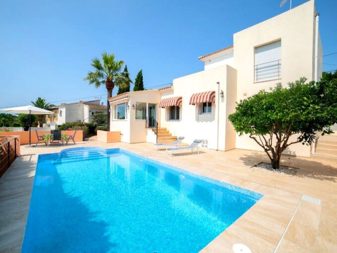 AGRADABLE VILLA EN BENISSA