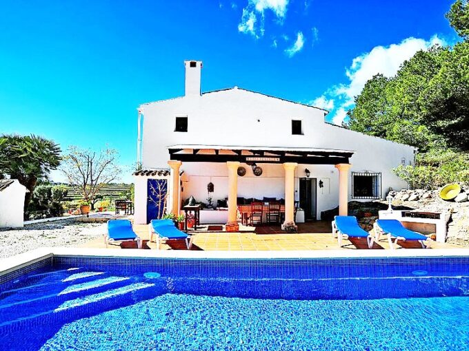 SOLEADO CHALET EN MORAIRA