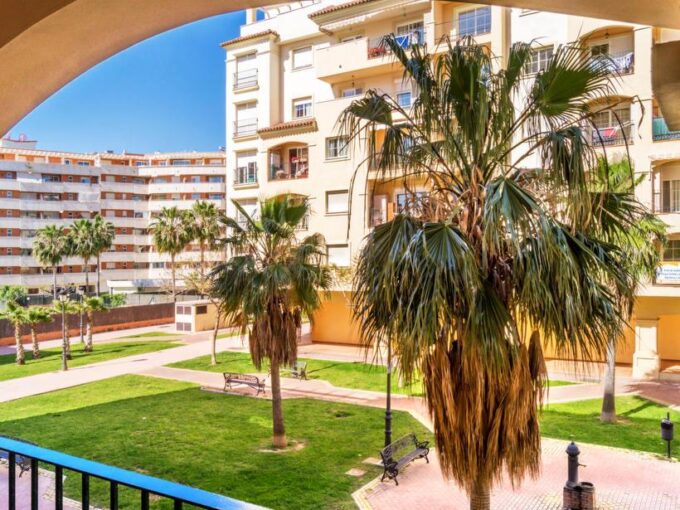 APARTAMENTO EN ESTEPONA
