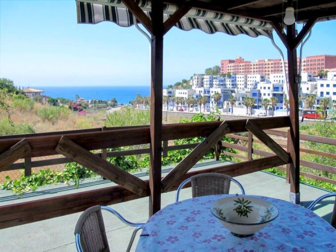 EN ALMUÑECAR 500M DEL MAR