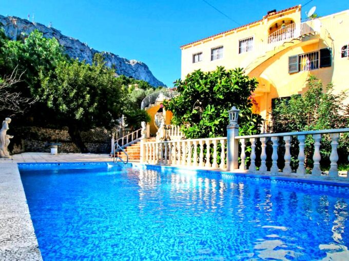 EN CALPE A 2 km DEL MAR