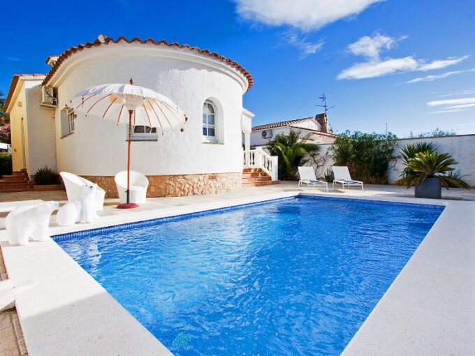 ACOGEDOR CHALET EMPURIABRAVA