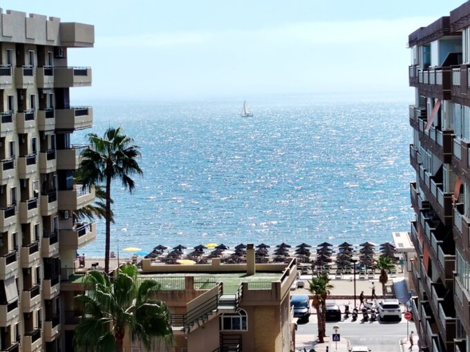 SE ALQUILA EN FUENGIROLA