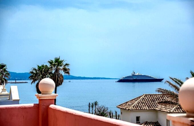 VILLA EN MARBELLA 50m DEL MAR