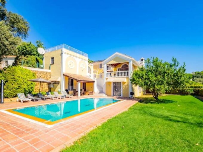 HOLIDAY VILLA IN MARBELLA