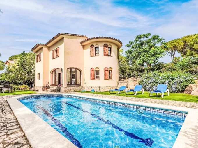 MARAVILLOSA VILLA EN CALONGE