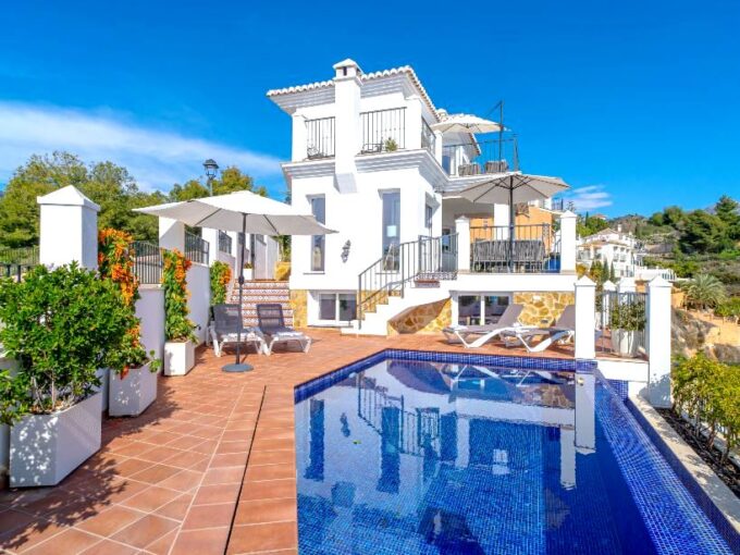 NERJA VILLA VISTAS AL MAR